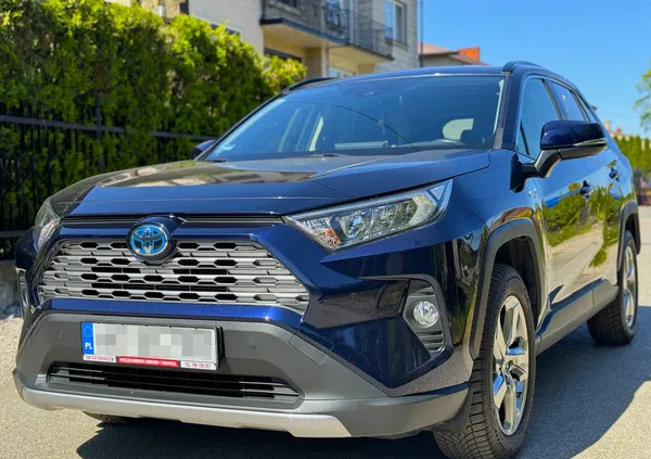 samochody osobowe Toyota RAV4 cena 124999 przebieg: 79900, rok produkcji 2019 z Kobylin